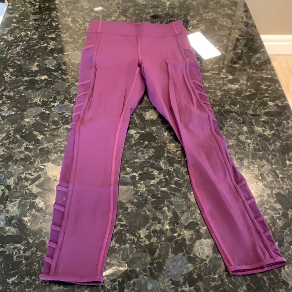 Lululemon Wild and Free Tight - Picture 4 of 9